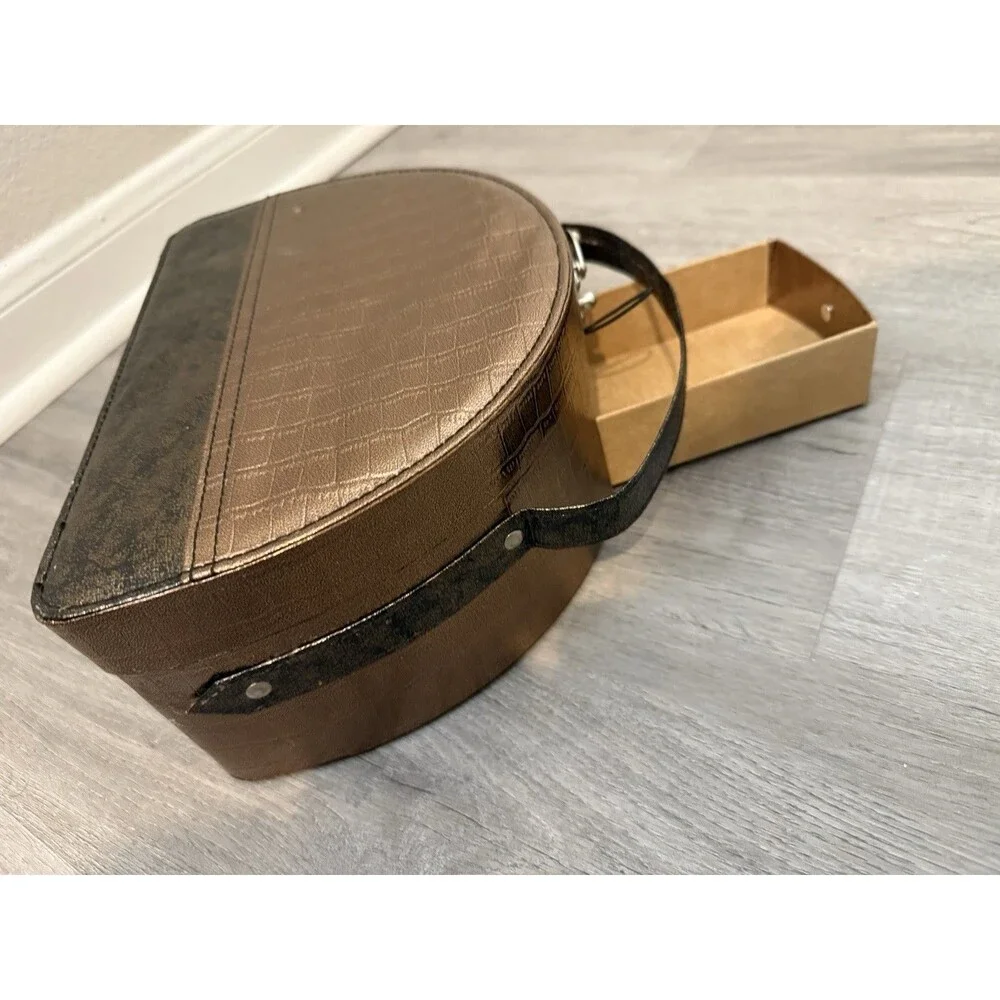 vintage oval-shaped vanity And jewelry case, Drawer And Big Pocket